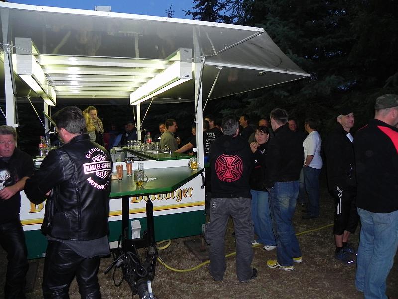 DSCN4220.JPG - Wieczornr piwkowanie.