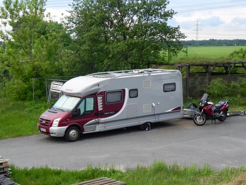 DSCN6334.JPG - Co niektórzy wybrali się na zlot z motorem na przyczepie.