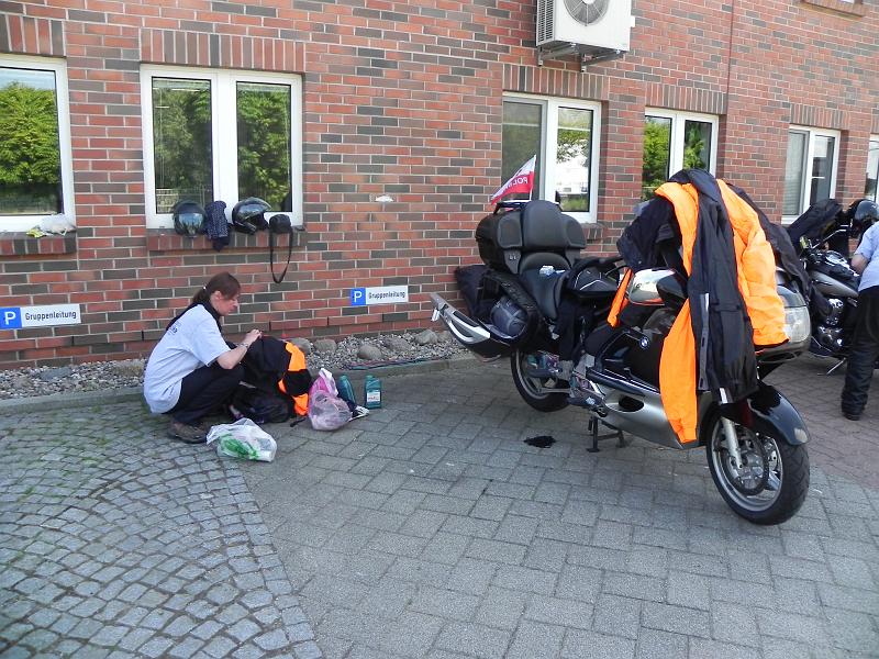 DSCN6365.JPG - no i pakowanie się. Obowiązkowo w cieniu, bo byliśmy mokrzy od potu.